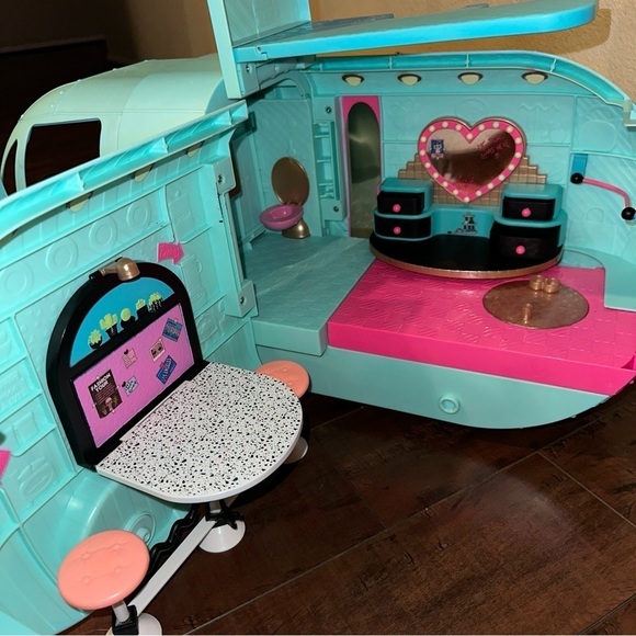 LOL Surprise Doll OMG Camper 2 in 1 Blue Glamper Camper Van House & Acce… - Picture 7 of 8
